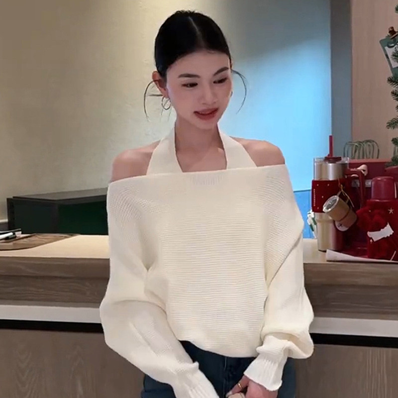 高级感白色一字肩挂脖针织衫两件套女秋冬宽松内搭打底衫露肩上衣