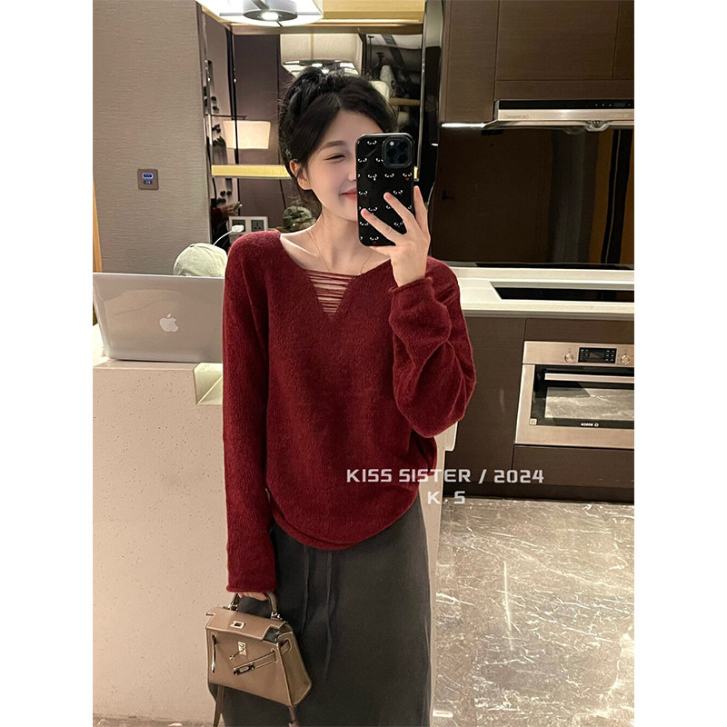 设计感镂空V领红色毛衣针织衫女