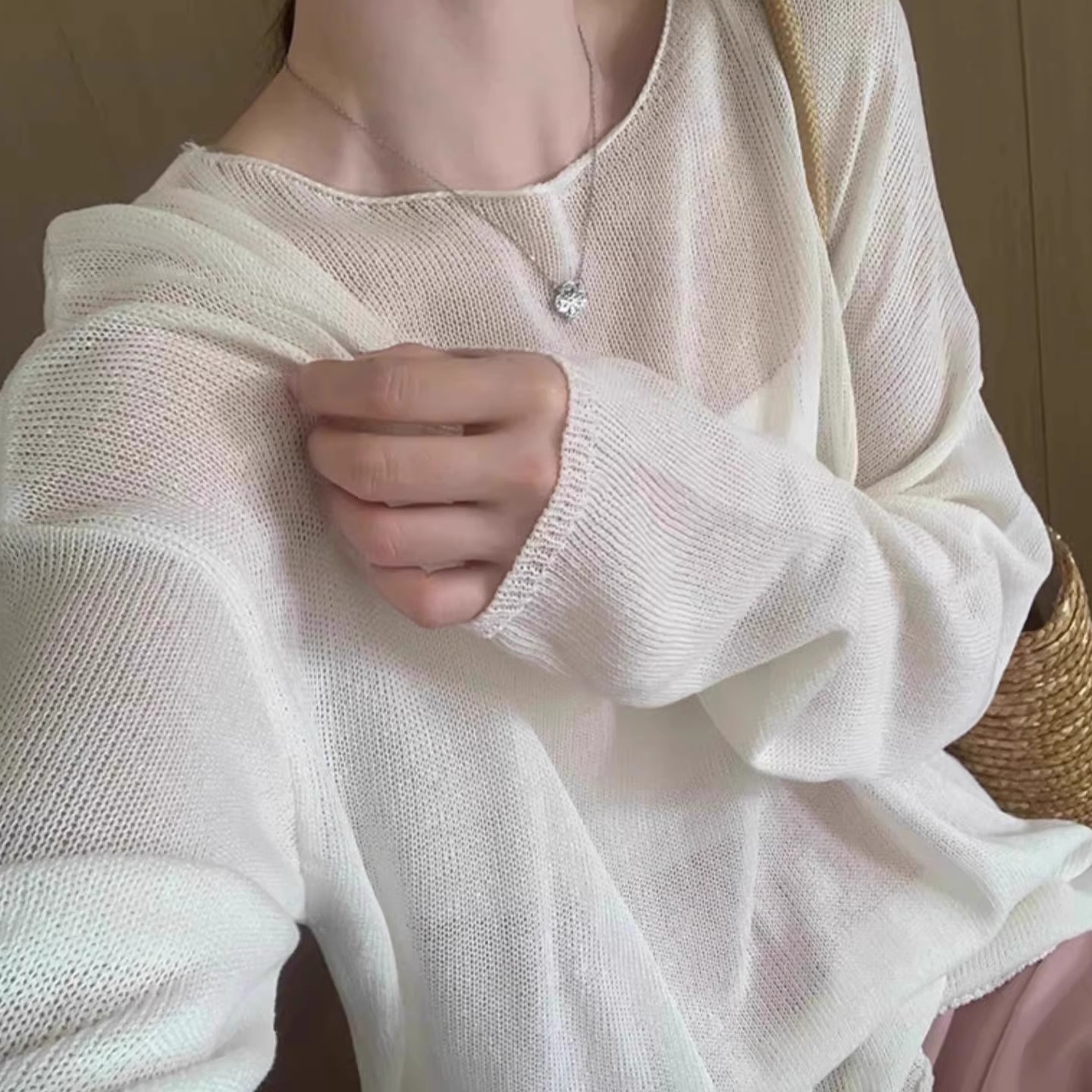 白色冰丝薄纱防晒罩衫女夏日外搭慵懒风宽松长袖t恤微透针织上衣