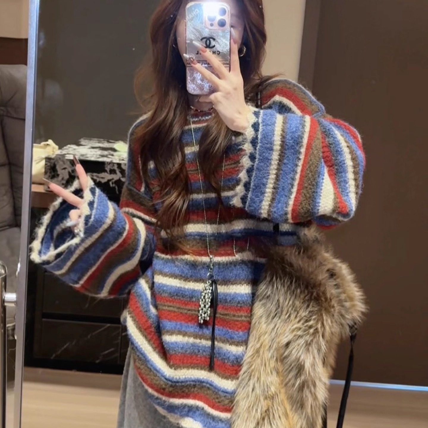 慵懒中长款彩色毛衣喇叭袖针织衫