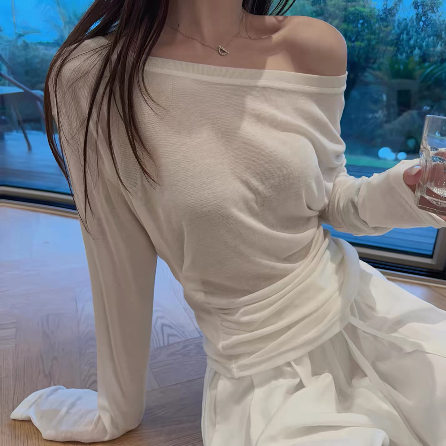纸片人收腰斜肩长袖t恤女夏上衣