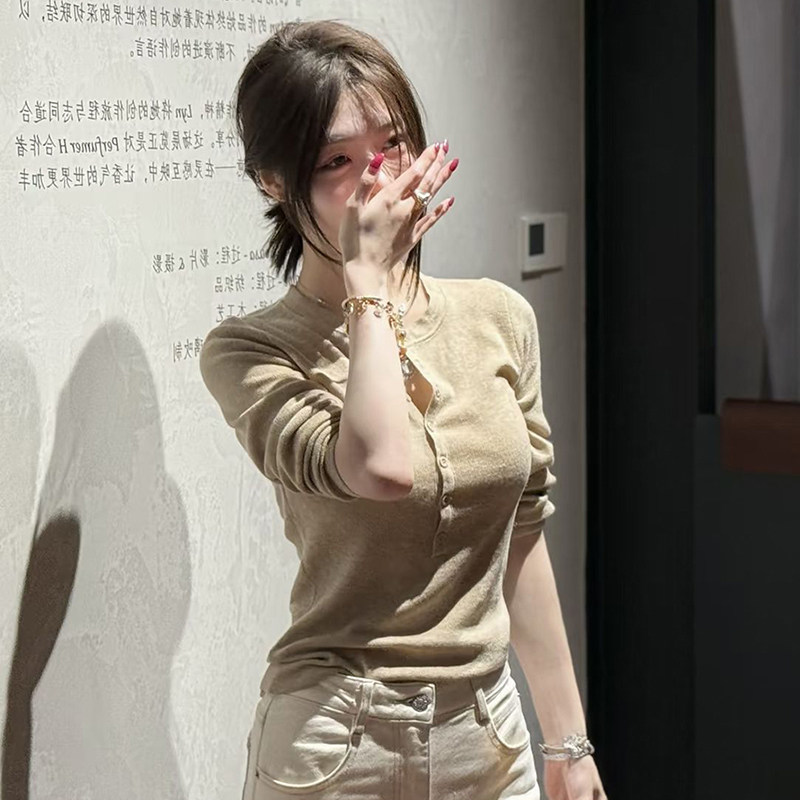 亨利领修身针织打底衫内搭毛衣女