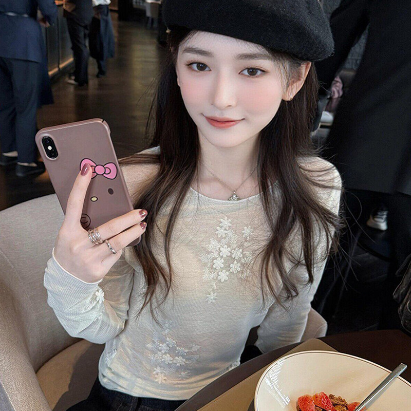 韩系白色花朵刺绣针织衫女早春穿搭独特漂亮修身内搭打底薄款上衣