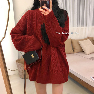 2025秋冬新款红色麻花慵懒风圣诞毛衣女宽松外穿圆领中长款配大衣