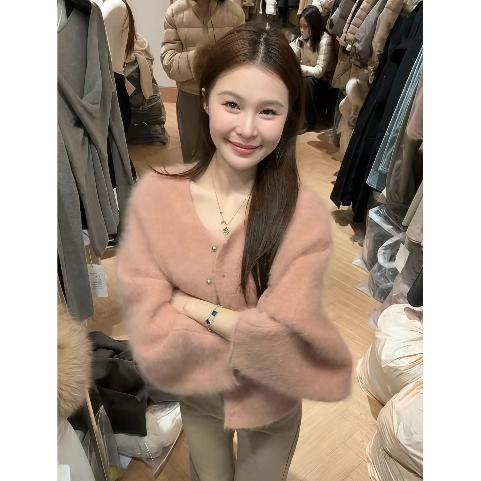 小香风粉色马海毛毛衣外套女秋冬高级感宽松软糯短款针织开衫上衣