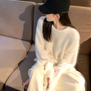 白色水貂绒加厚毛衣女秋冬慵懒风高级感可外穿内搭宽松软糯针织衫