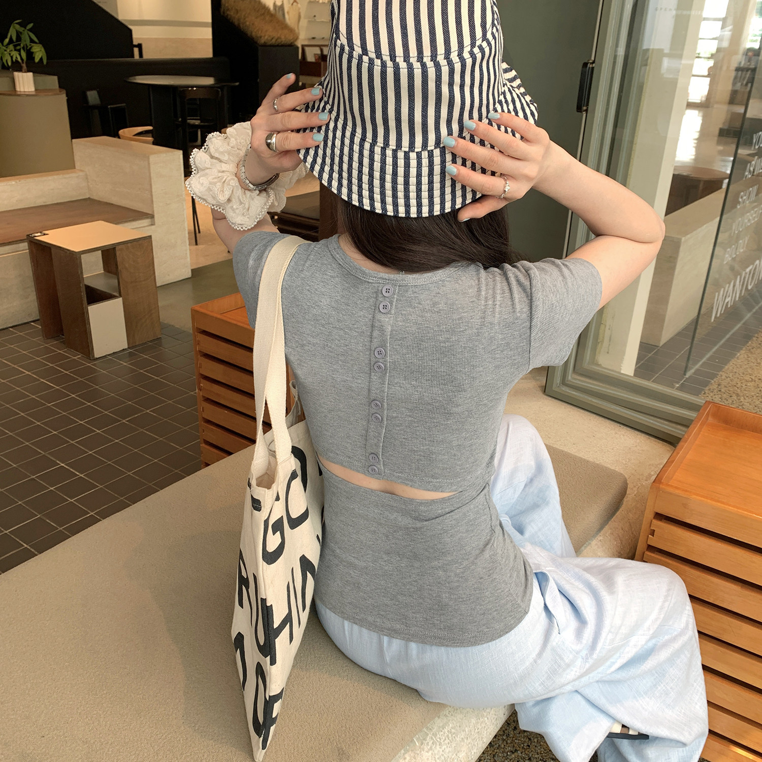 辣妹正肩露腰短袖t恤修身短上衣