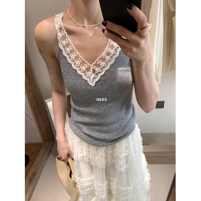灰色v领蕾丝边针织背心女夏季设计感修身无袖内搭打底小吊带上衣