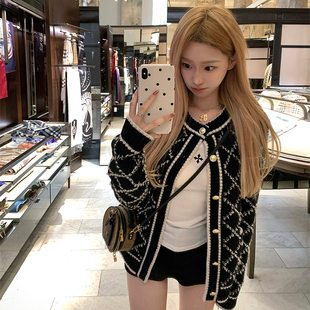 高级感小香风黑色菱格毛衣外套女秋冬轻奢老钱风宽松针织开衫上衣