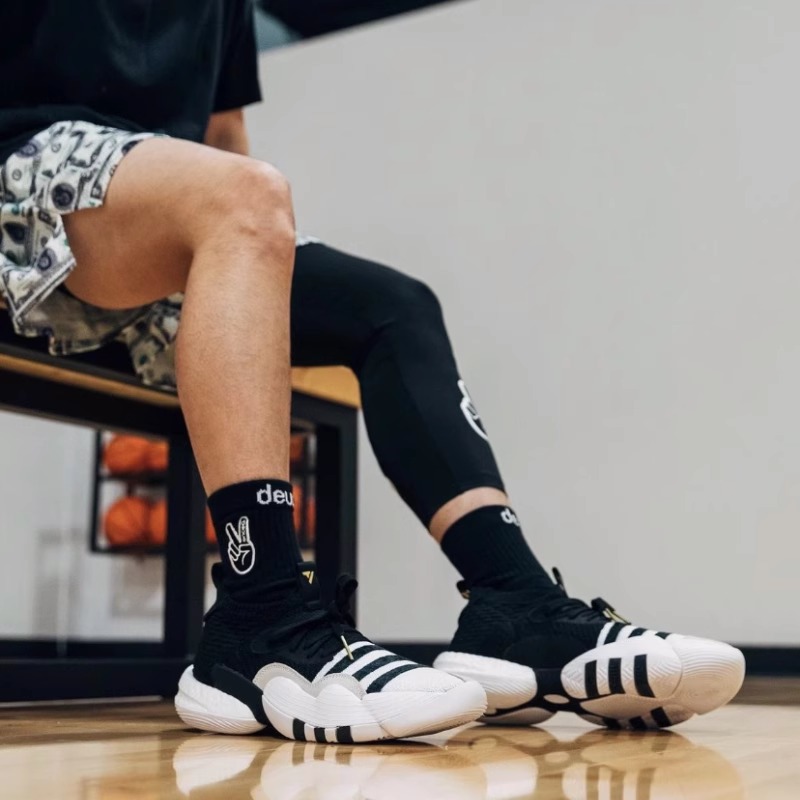 Adidas阿迪达斯男鞋特雷杨篮球鞋