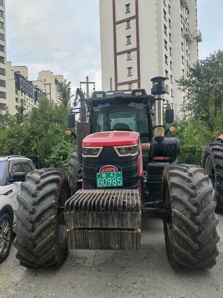 3月8日塔城地区新42G0985号骏玛道MG2604牌轮式拖拉机及附属液压翻转犁、驱动耙一套农机用车辆网络拍卖公告