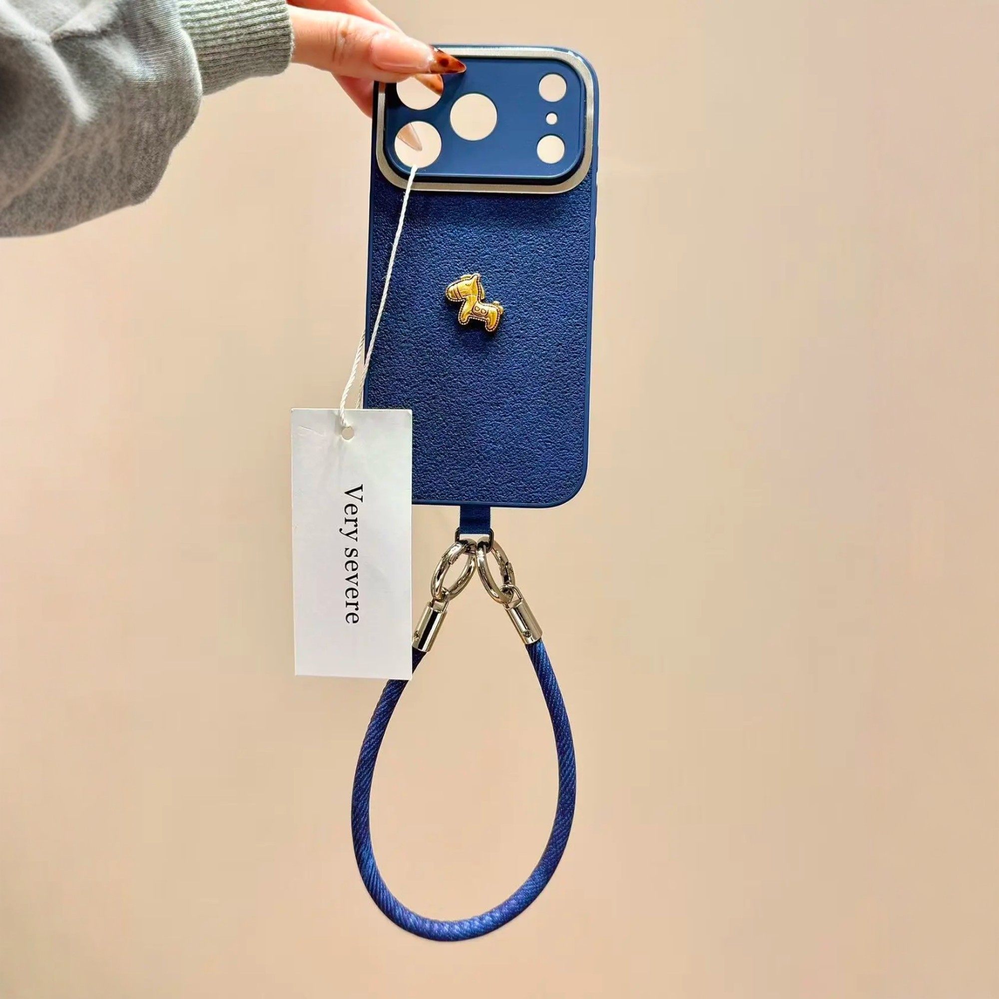 韩系ins复古高级深蓝立体小金马手拎绳适用iPhone17promax手机壳苹果15pro新款14创意13女款16网红防摔保护套,3C数码配件,手机保护套/壳,淘宝优惠券,粉丝福利购,淘宝优惠卷