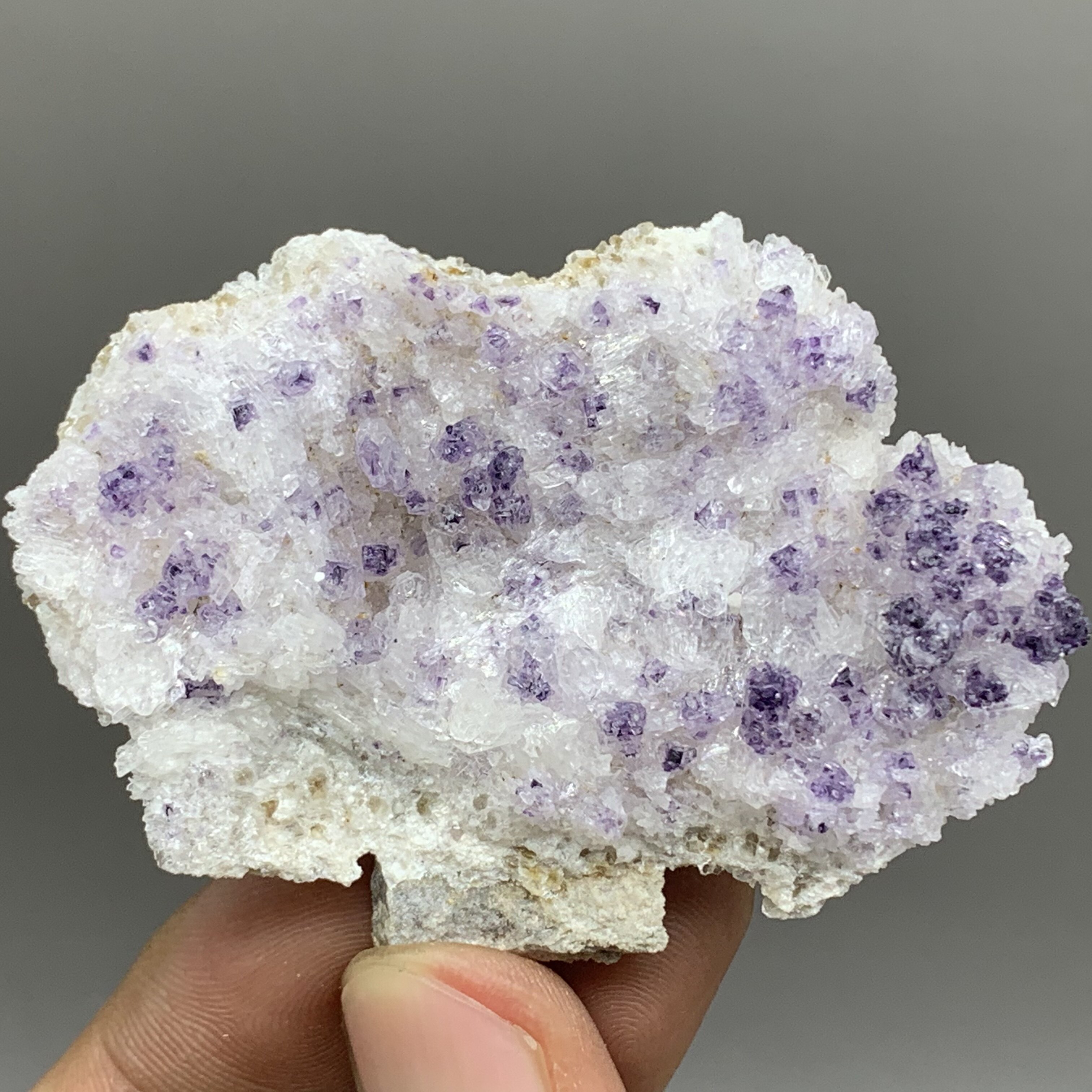 天然 紫色萤石 钇萤石 石膏共生矿物晶体原石标本收藏品摆件