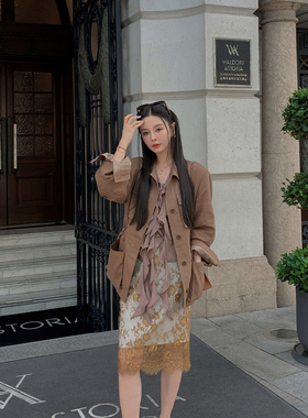 09/01 10AM 徐琳 「浮生梦」私服款重工蕾丝双面缎抓皱烫金半身裙