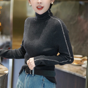 2025早春新款欧洲站设计感高领针织上衣女时髦镶钻修身显瘦打底衫