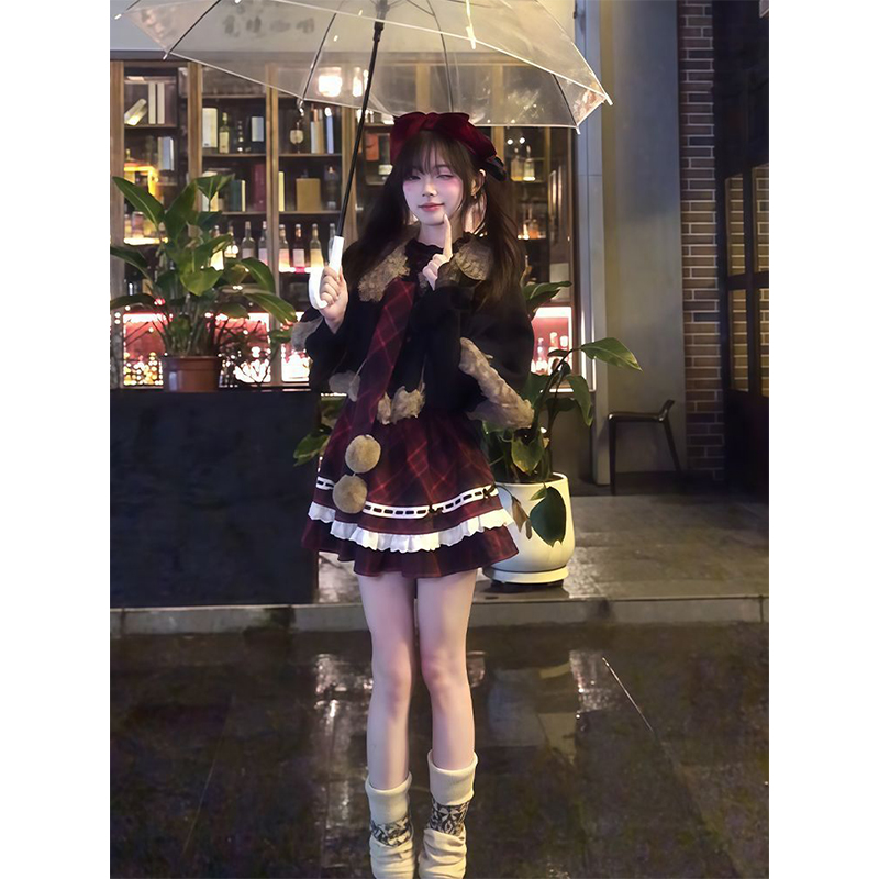 玫瑰红茶 冬季新款圣诞新年战袍设计感斗篷公主连衣裙甜美套装