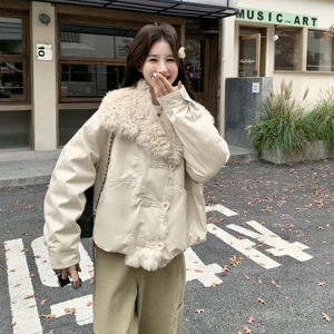 2025冬季新款韩版毛绒翻领短外套女冬季保暖设计感皮草派克羽绒服图片