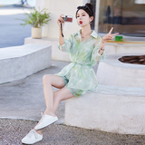 浅绿色