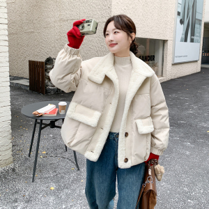 2025冬季新款羊羔毛翻领短款外套女冬季保暖拼接撞色皮毛羽绒服图片