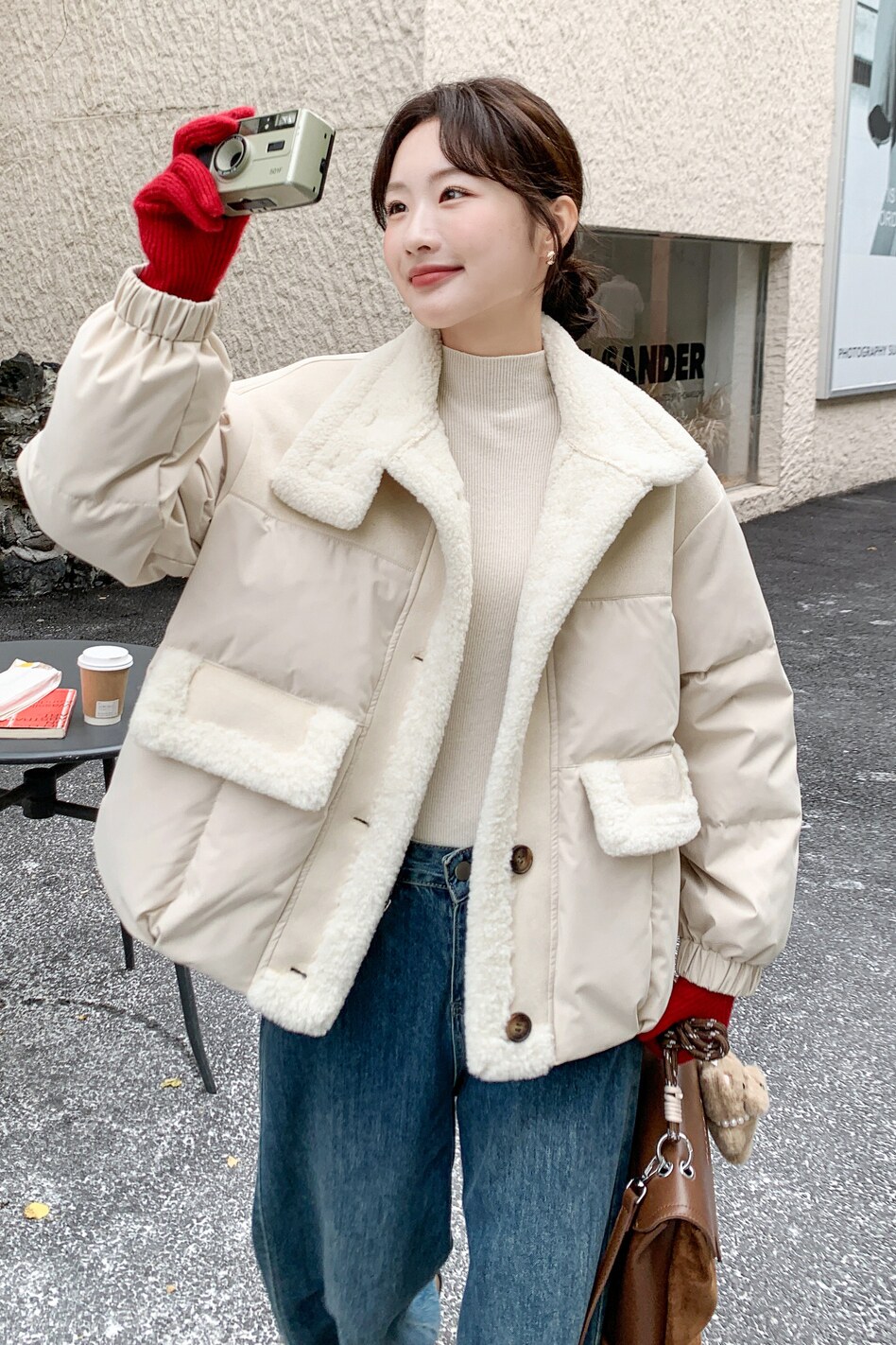 2025冬季新款羊羔毛翻领短款外套女冬季保暖拼接撞色皮毛羽绒服,女装短外套,慧峰