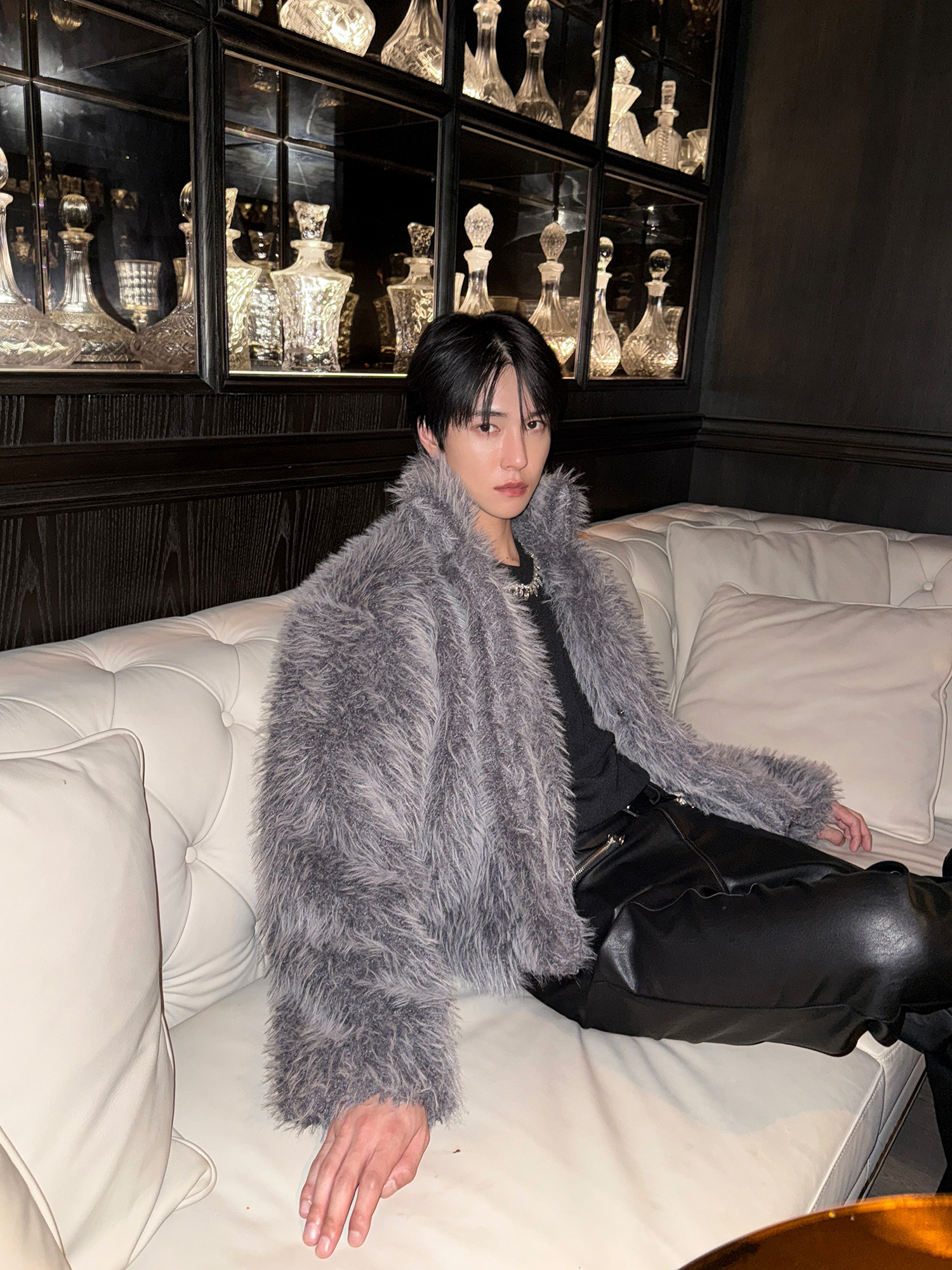 겨울 새 남성 파괴 된 복고풍 두꺼운 따뜻한 느슨한 틈새 디자인 짧은 면 모피 코트 유행