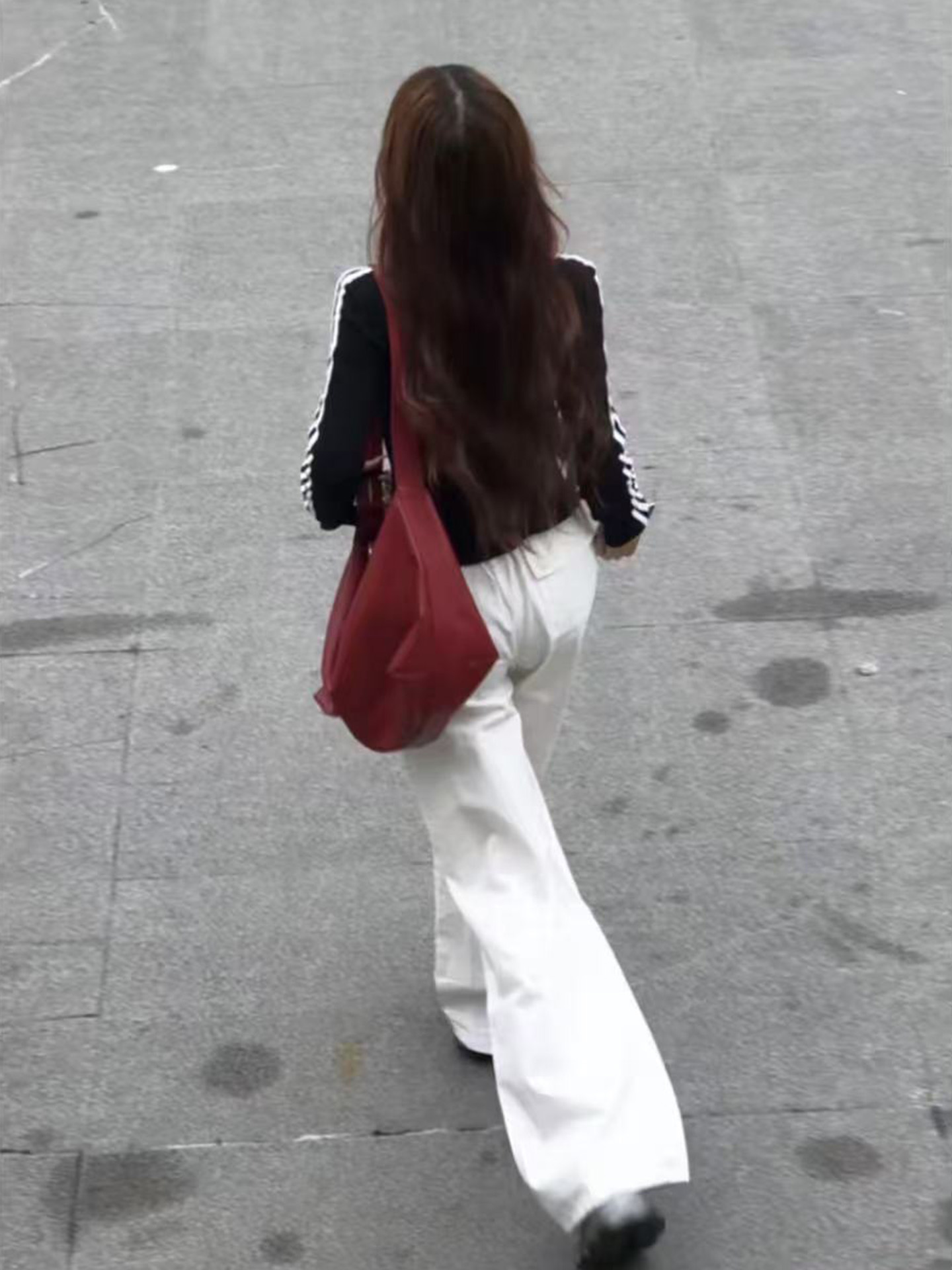 American-Style Trendy Brand V-Neck Long-Sleeve T-Shirt for Women, Autumn 2025 New Slim-Fit Design with a Unique and Stylish Look