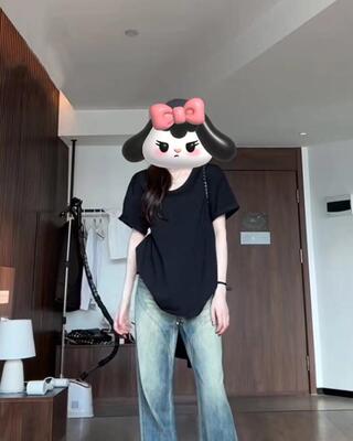 黑色u领正肩宽松短袖t恤女夏