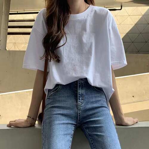 纯棉舒适，经典圆领，简约版型，休闲百搭