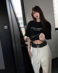 潮牌美式复古黑色短袖t恤女夏季2025新款小众设计感宽松半袖上衣