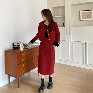 订婚敬酒红色小香风套装女春秋2025新款气质法式名媛半身裙两件套