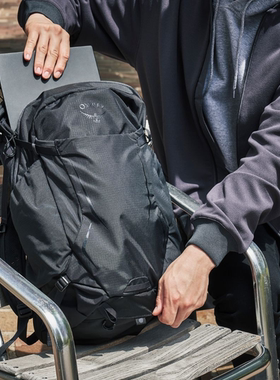 现货Osprey  Hikelite小鹰 2026骇客26L全黑限定男女情侣户外背包