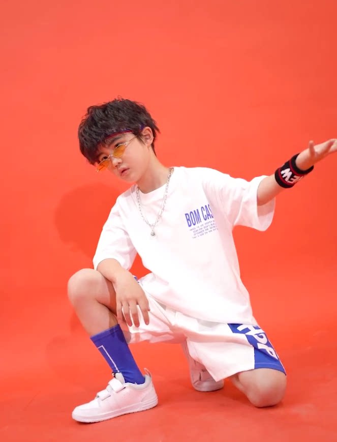 儿童街舞套装夏季嘻哈潮酷爵士舞演出服帅气男女童短款表演服|ruв категории Женская одежда, костюм/национальная одежда/театр костюм, национальная одежда/этап погрузки - от Buy2taobao.com для оказания профессиональной услуги покупки агента Taobao