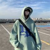 草绿色