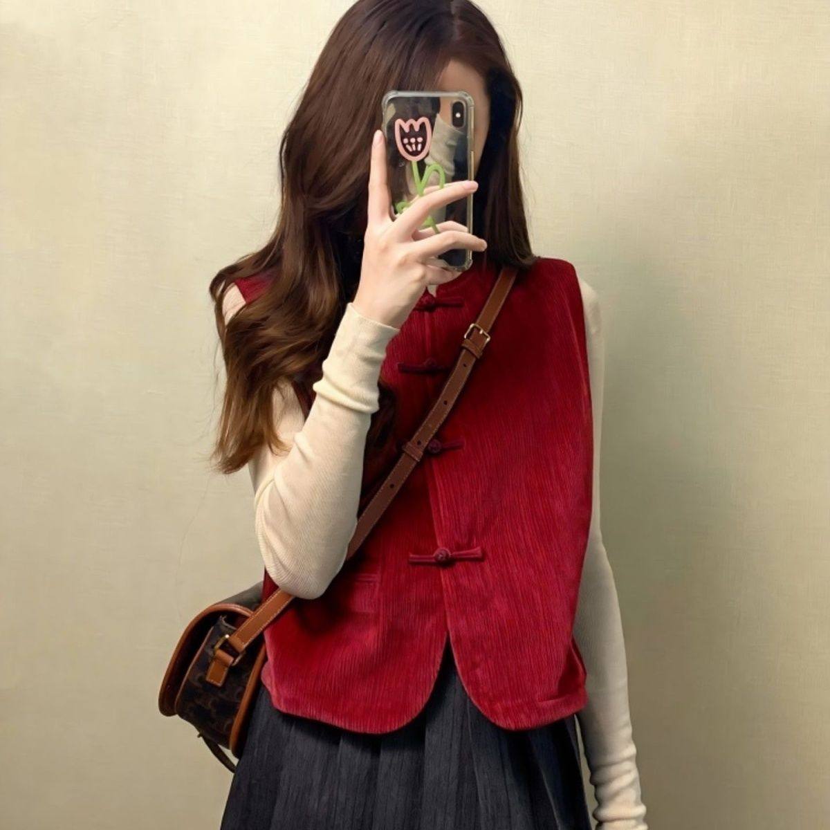 品牌折扣店专柜撤柜2026年春季复古洋气巨好看黑色灯芯绒马甲女,女装/女士精品,马夹,淘宝优惠券,粉丝福利购,淘宝优惠卷