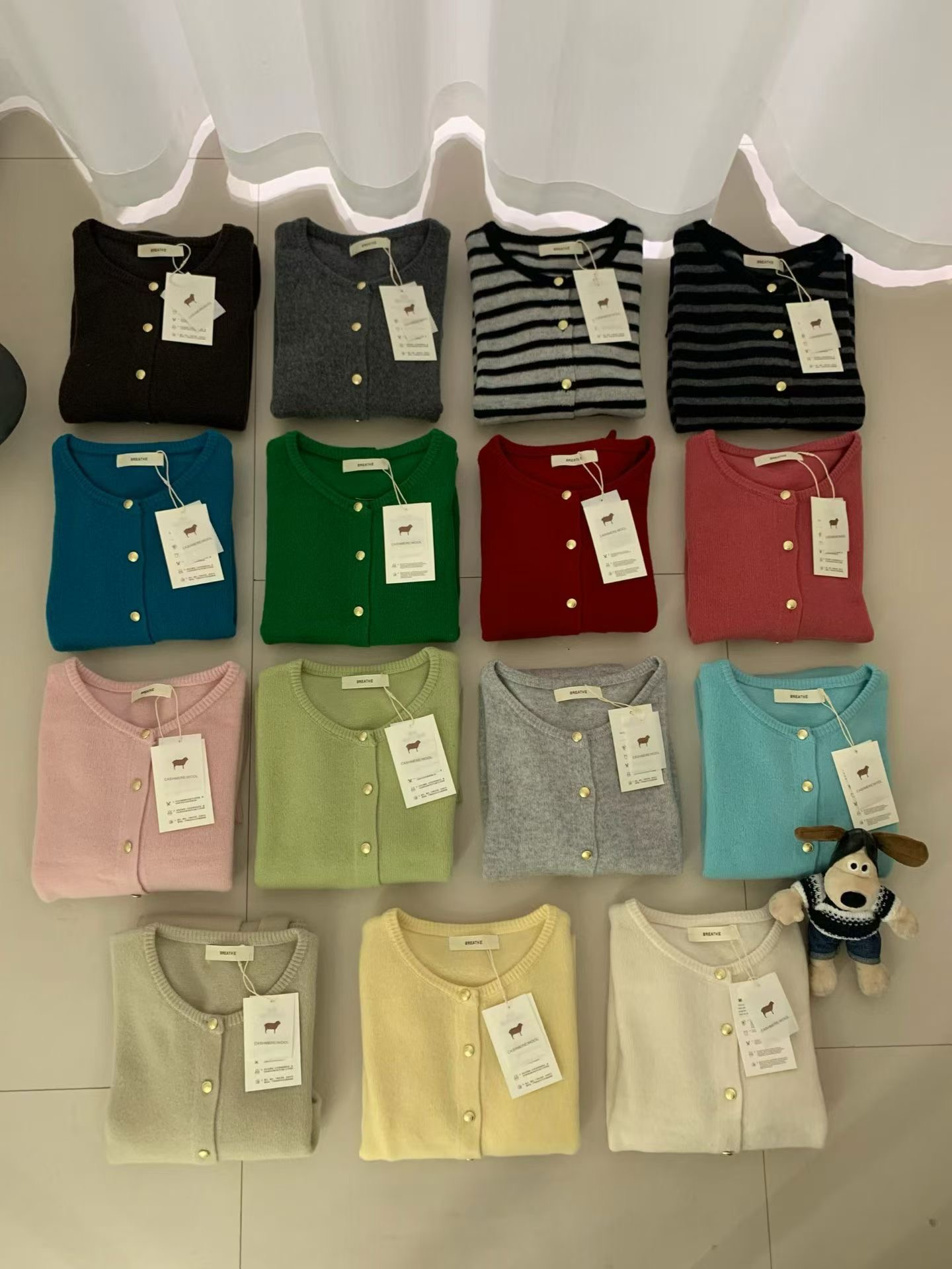 Dumpling 2025秋冬新款百搭金扣圆领长袖羊毛开衫