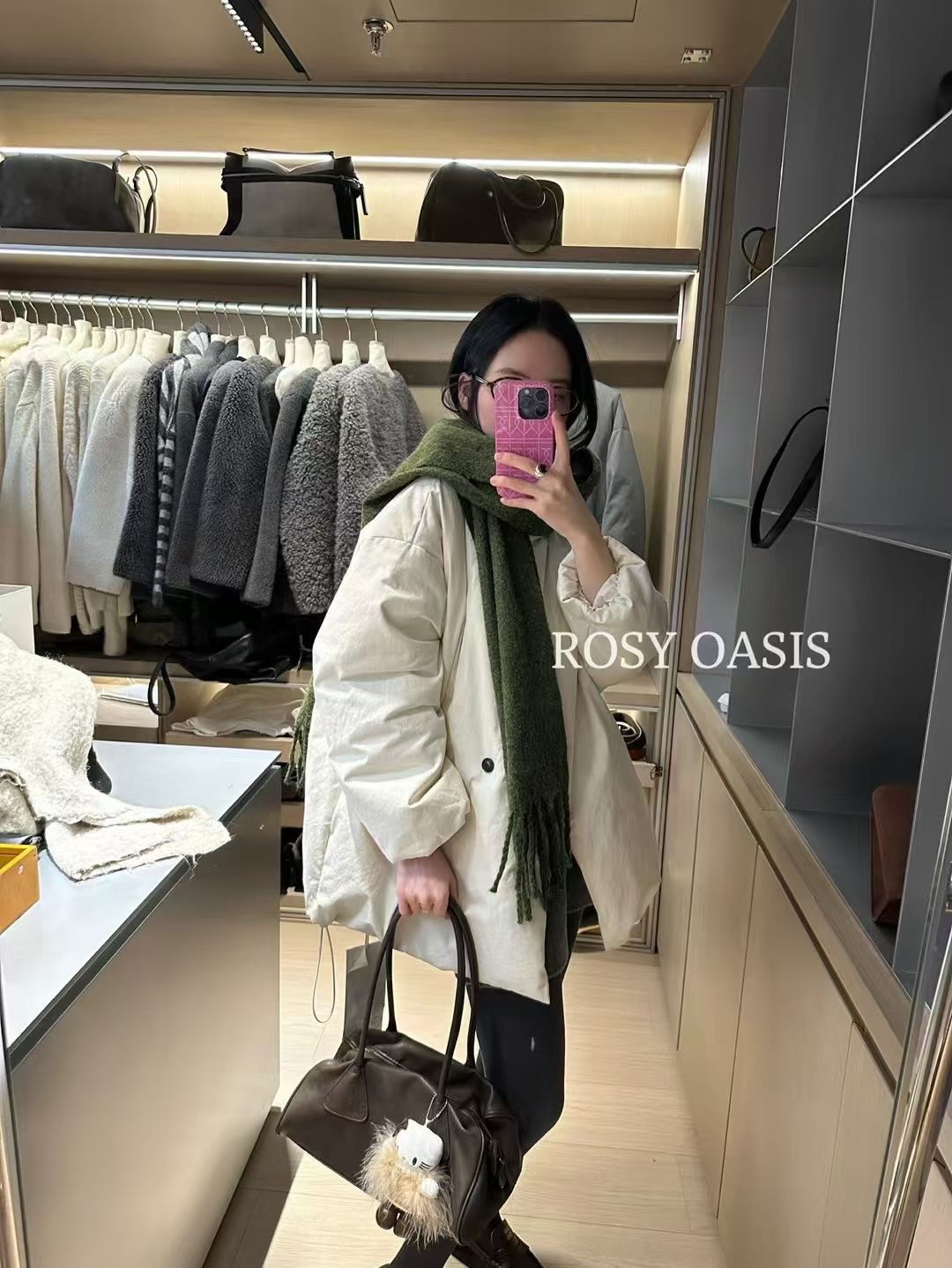 Rosy Oasis 2025冬季新款韩系简约圆领宽松慵懒风鹅绒羽绒服 8389
