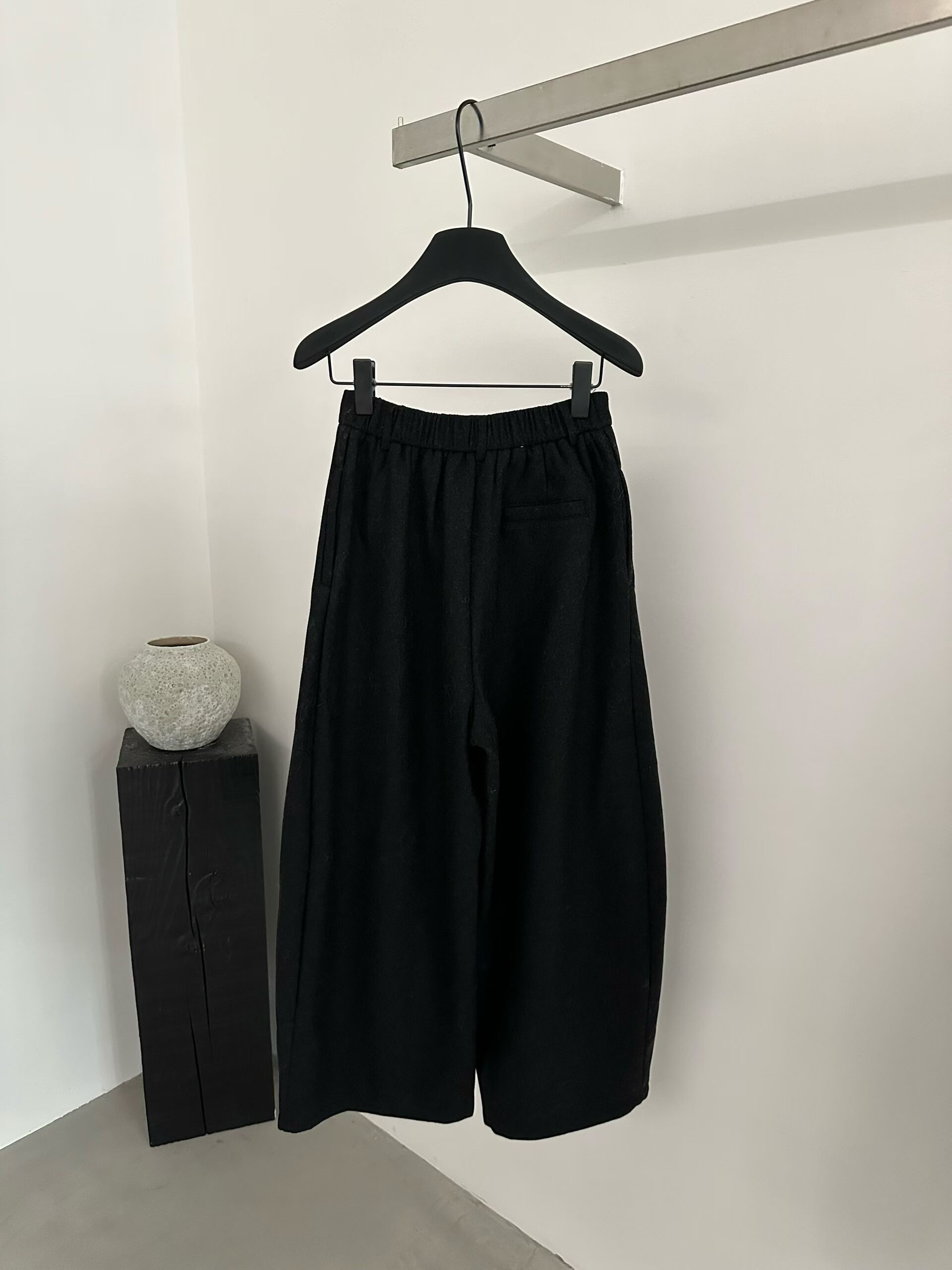 Aelita2025冬季新款百搭松紧腰加绒羊毛阔腿裤