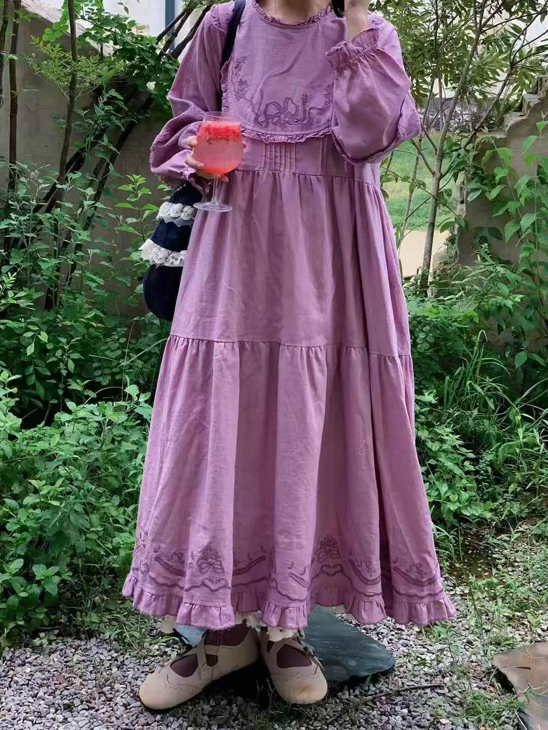 熊姑娘 2025秋季新款刺绣拼接蕾丝连衣裙