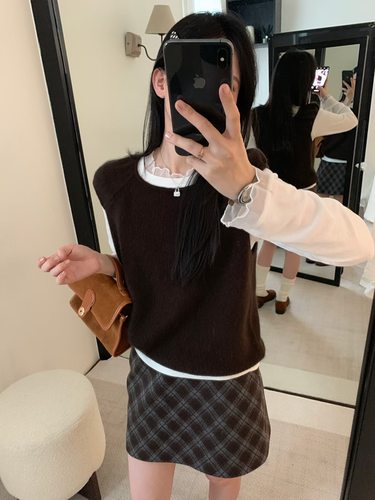 Dumpling 2025秋冬新款韩系简约百搭圆领浣熊马甲