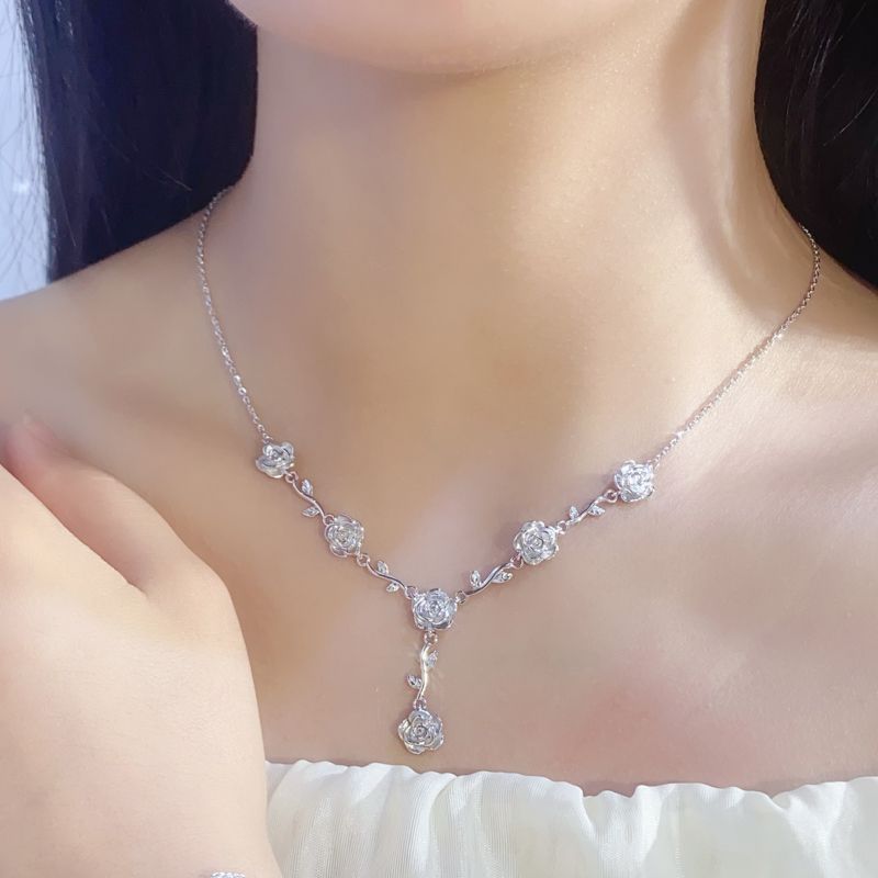 s925纯银项链女生玫瑰花吊坠锁骨链气质百搭年轻款颈链送女友礼物