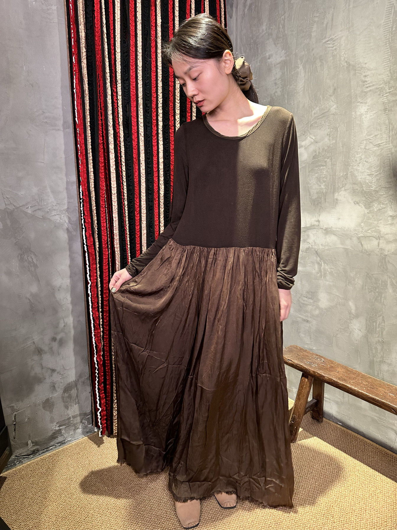 UMASTAND·2024秋冬新款圆领百褶中长连衣裙