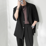 黑色