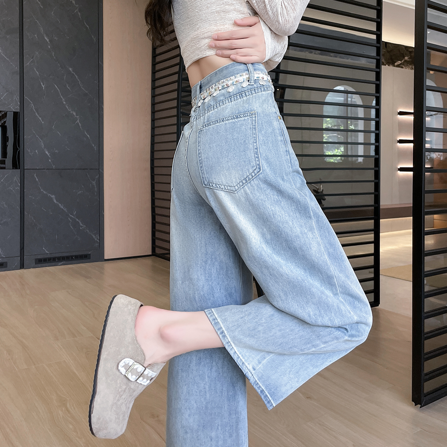 浅蓝色八分阔腿牛仔裤女