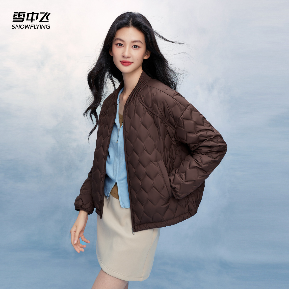 雪中飞冬新款女短款通勤羽绒服