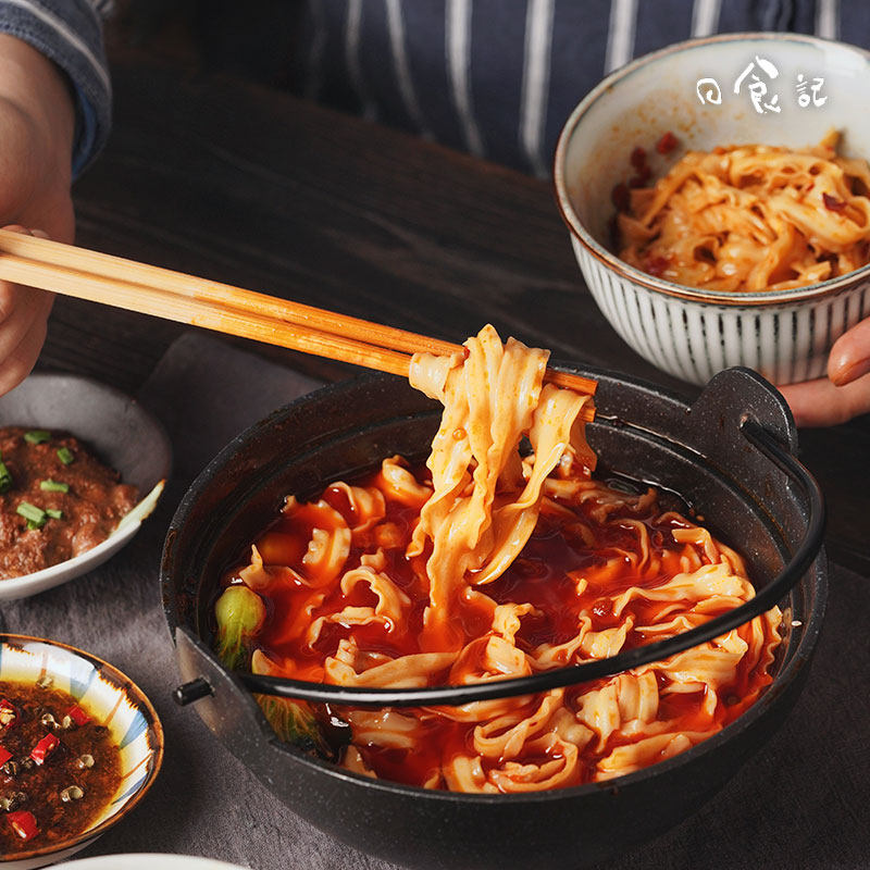 日食记油泼刀削面4箱装火锅面刀削扯面宽面条家用拌面炒面速食