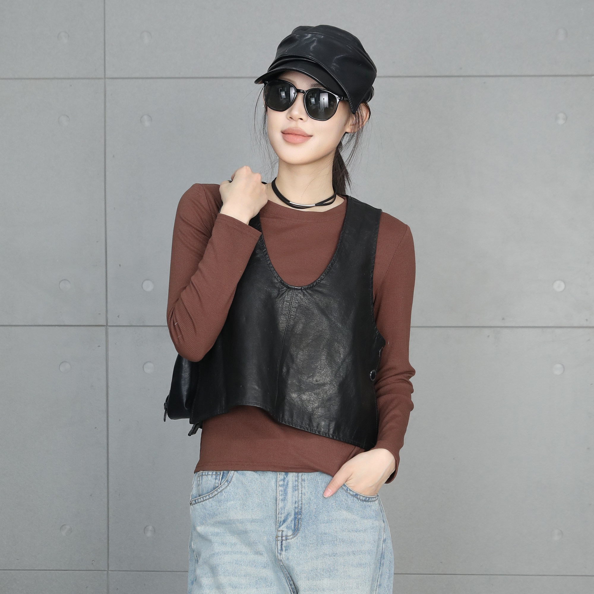 油蜡皮圆领马甲女短款2026年春季新款真皮外搭小坎肩黑色背心外套