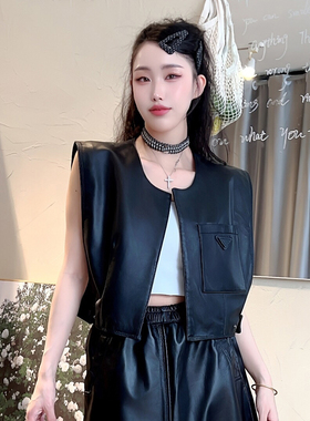 马甲女短款2025年秋季新款真皮黑色外搭坎肩绵羊皮圆领无袖短外套