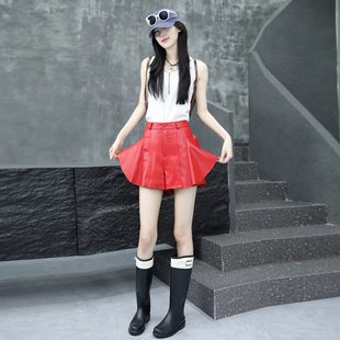 红色裤裙女短款2025年秋季新款真皮高腰外穿短裤绵羊皮显瘦靴裙裤