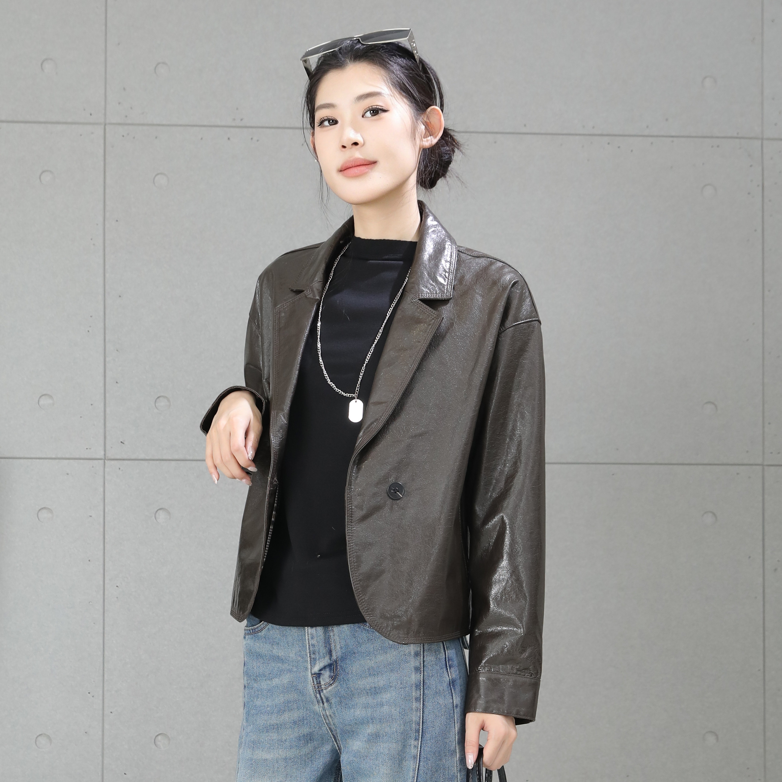 西装领真皮短款显瘦皮衣女