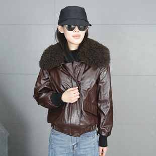 真皮羊羔毛领皮衣女2025冬季新款大毛领夹克高级感小个子咖色外套